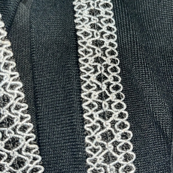 Cover Top - Picture 3 of 3